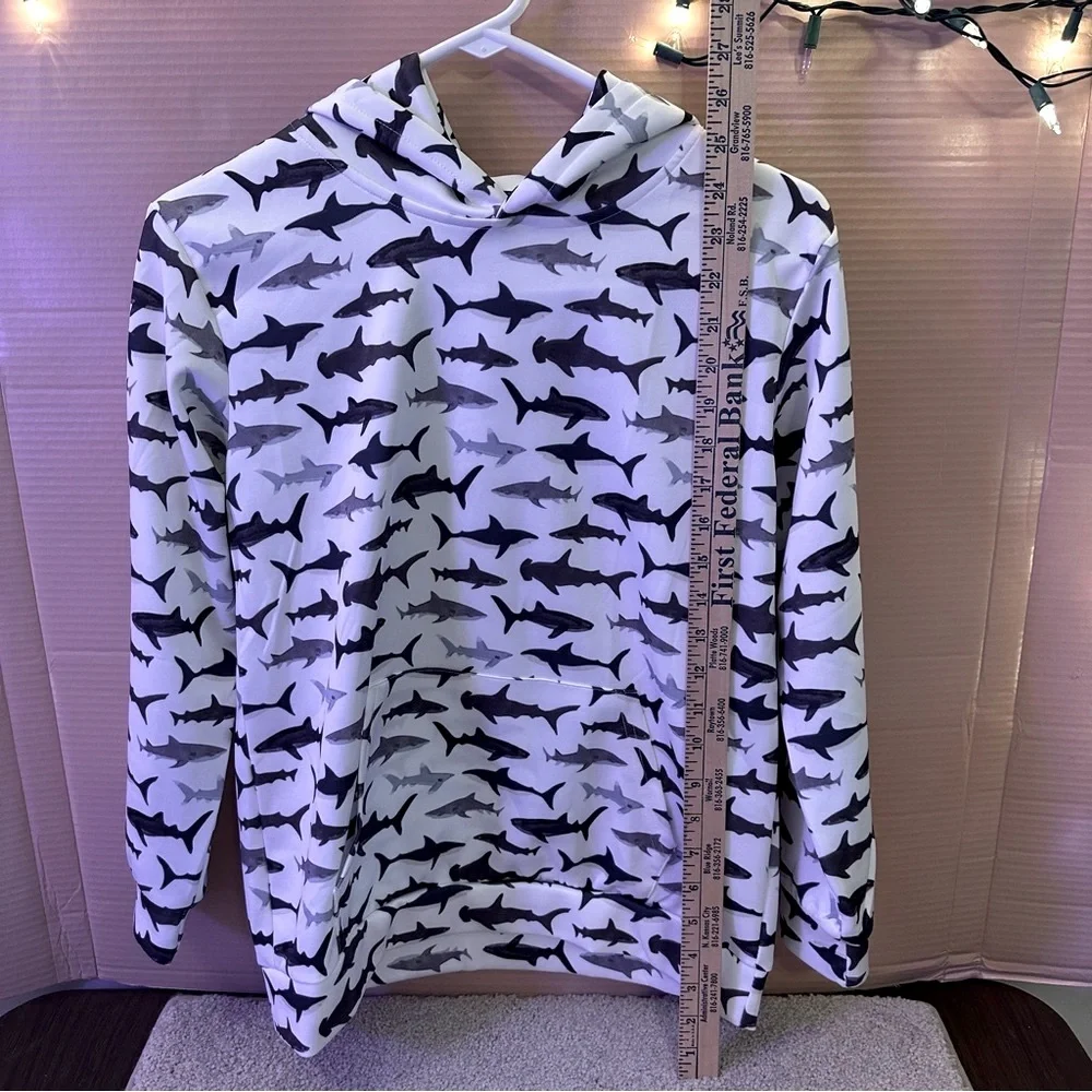 NEW Shark Pattern Lightweight Hoodie Great for Boys and Girls‎ Size XLarge